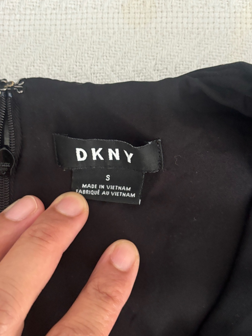 DKNY Black Short-Sleeve V-Neck Elastic-Waist Jumpsuit - Picture 5 of 13